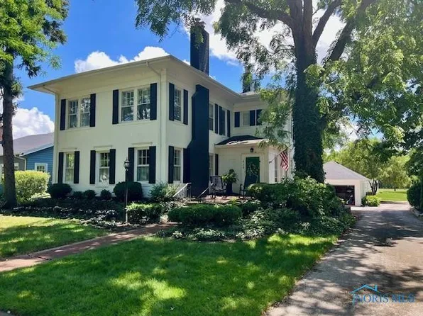 424 E 2nd St, Perrysburg, OH 43551