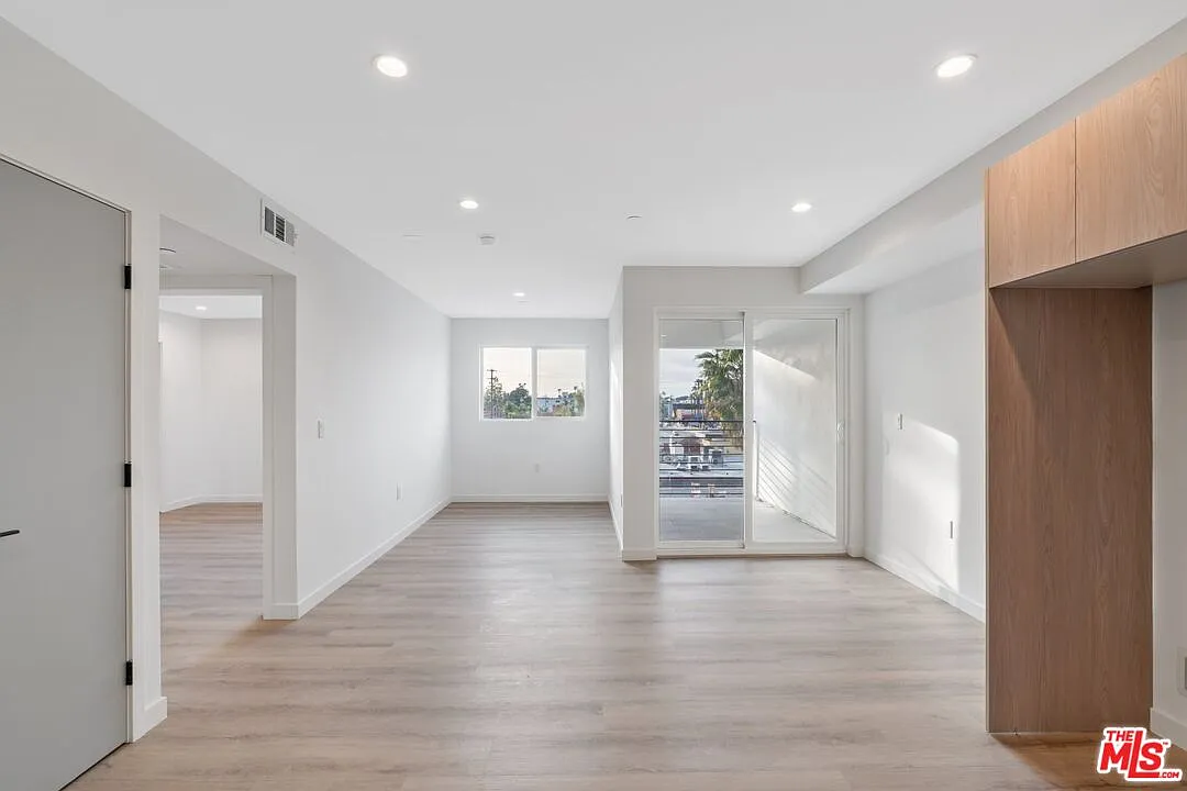 1 bed, 1.5 bath, 744 sqft, $2,695 — Photo 4