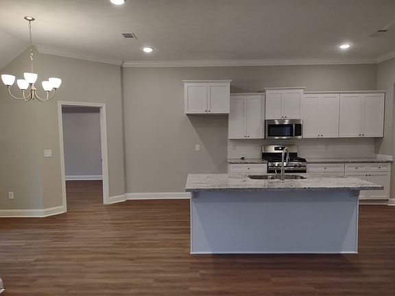4th image of 620 Westfield Dr
