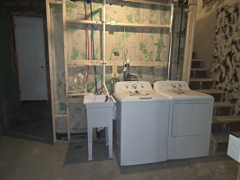 5461 W Berks St #A — Photo 11