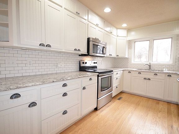 3rd image of 101 Bluff Dr
