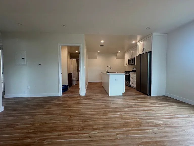 Newly Renovated 2BD/2BA with Garage — Photo 12