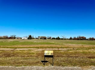 10 E 44th St S, Derby, KS 67037