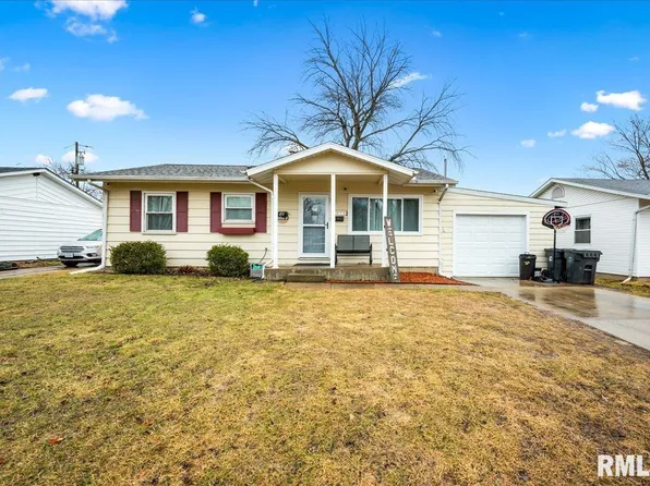 1414 Lincoln St, Pekin, IL 61554