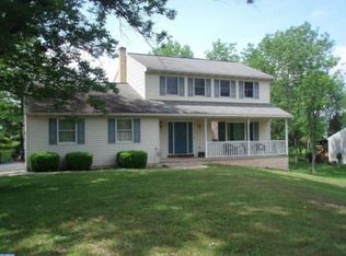 5077 McLean Station Rd, Green Lane, PA 18054