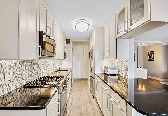 4th image of 170 W End Ave APT 25P
