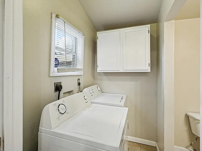 2916 Philip St — Photo 5