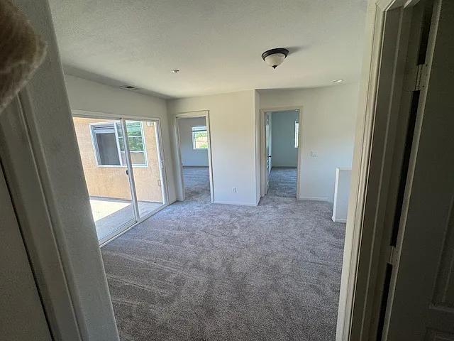 423 Village Ln — Photo 7