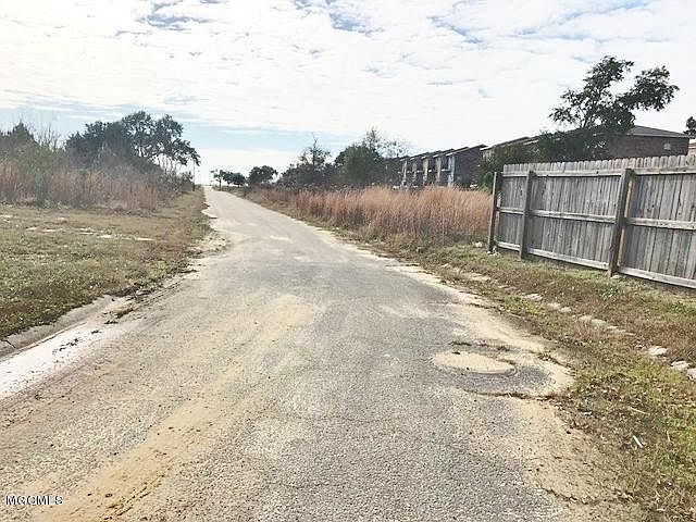 2nd image of 12 Pelican Cove Ln