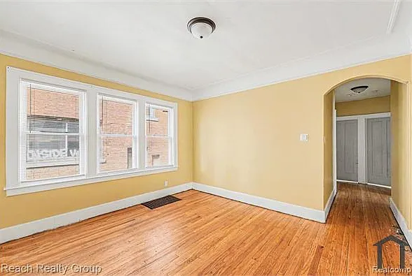 3 bed, 1250 sqft, $1,100 — Photo 3