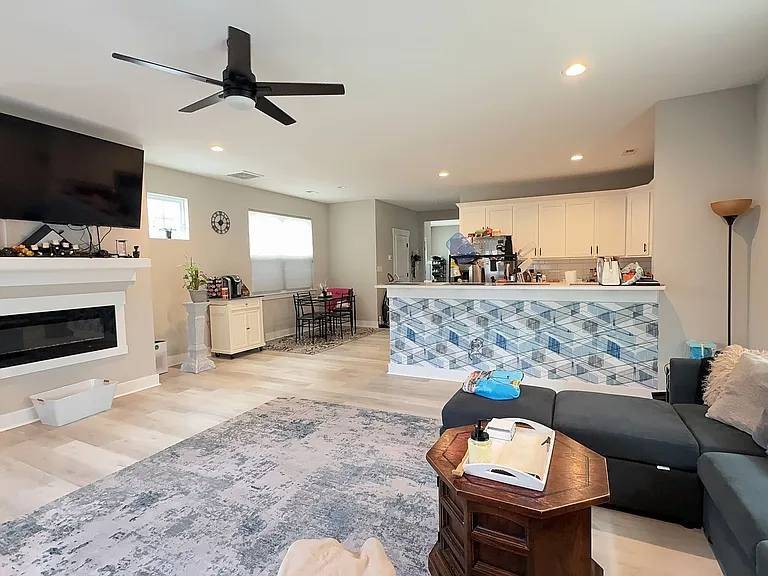103 S Thalia Rd — Photo 8