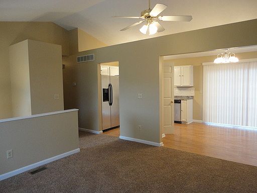 4th image of 1493 Clovernook Dr