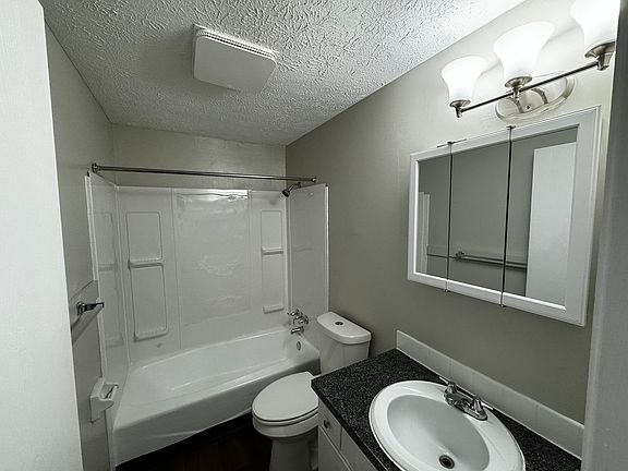 2nd image of 809 Kerns Dr NE APT A