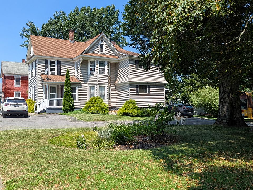 photo of house and yard