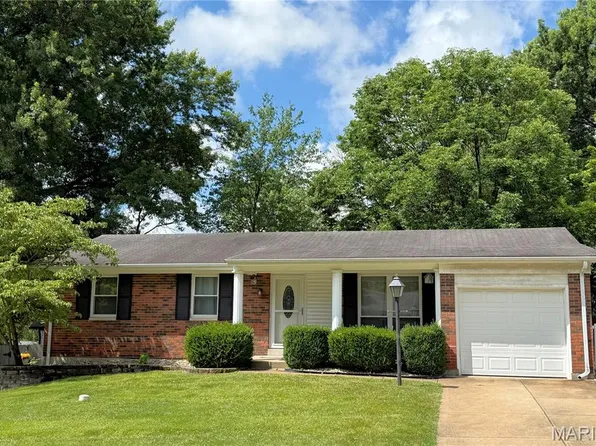 1270 Perdiz Ln, Fenton, MO 63026