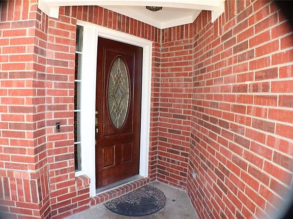 4th image of 2719 Honey Suckle Dr