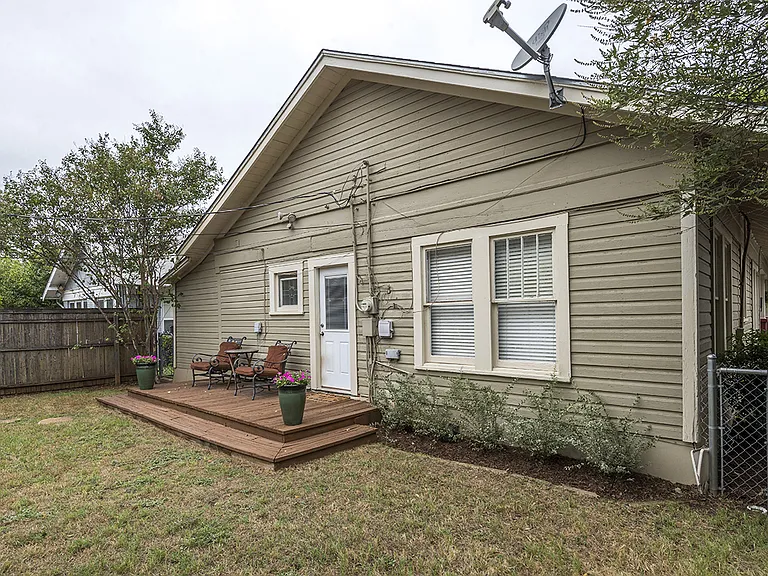 2241 W Rosedale St S — Photo 16