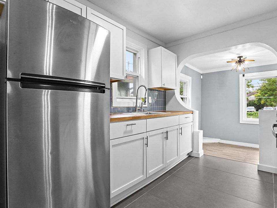 247 Moss St, photo 5