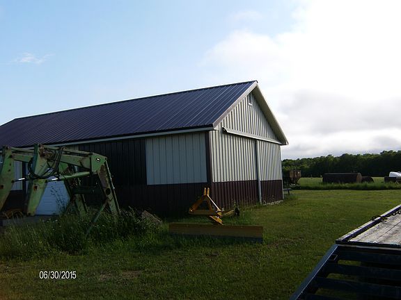 Pole building