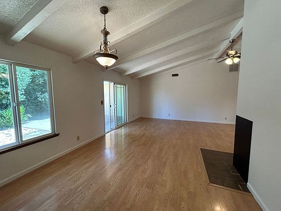 5th image of 9471 Queen Oak Ct