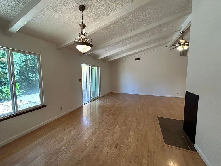 9471 Queen Oak Ct — Photo 5