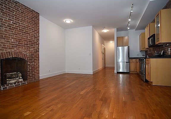 3rd image of 610 W 138th St #3