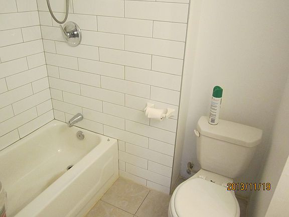 3rd image of 144 Suydam St APT 1L