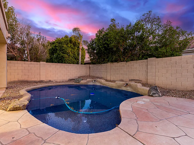 563 E Krista Way — Photo 42