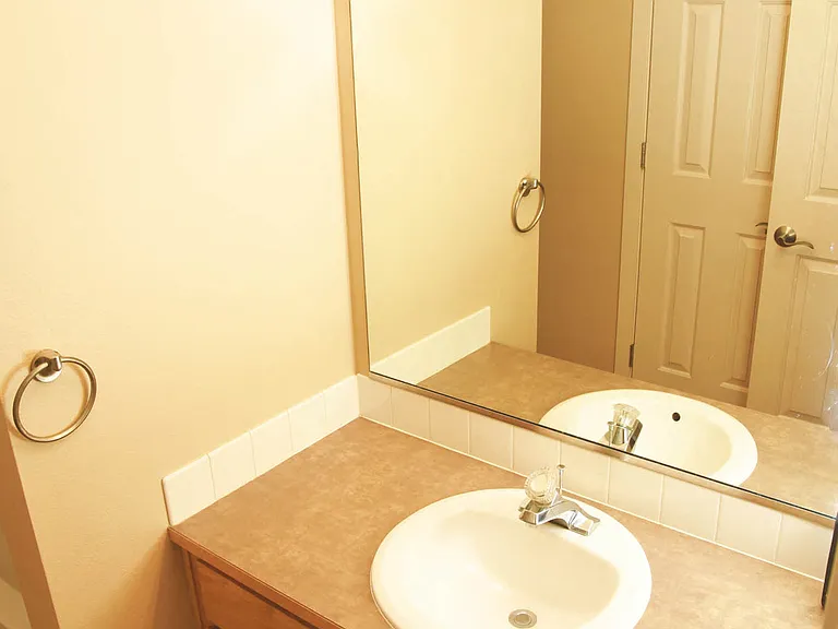 Artisan Apartments — Photo 45