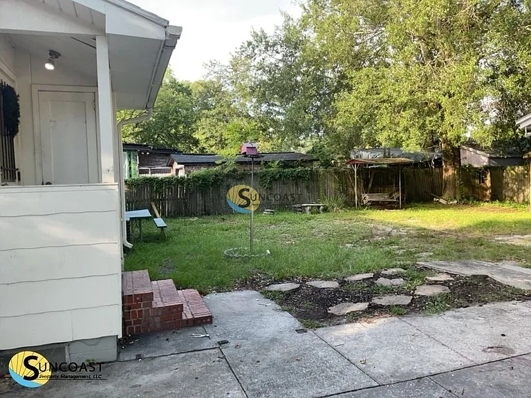 1444 Stimson St — Photo 9