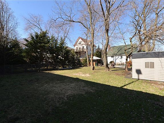 5th image of 40 Clifton Ave