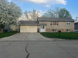 601 Opal Ln, Norfolk, NE 68701