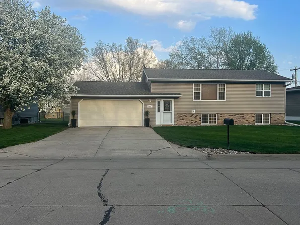 601 Opal Ln, Norfolk, NE 68701