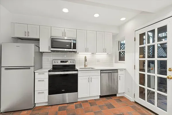 Rented by Oxford Property Group | media 19