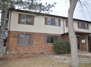 587 Anita Ave APT 2S, Antioch, IL 60002