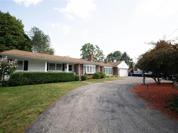 230 Oaklawn Ave, Cranston, RI 02920