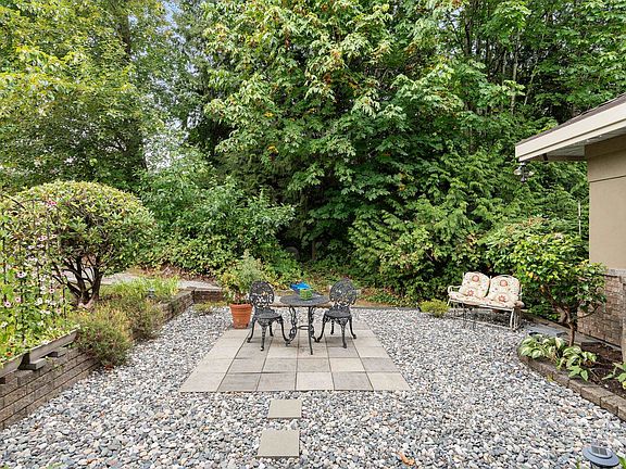 4th image of 2264 Sorrento Dr