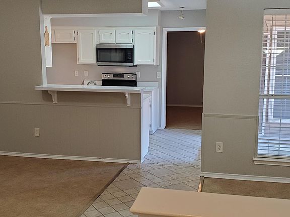 3rd image of 1816 Sheehan Ct