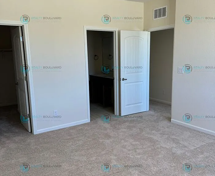1011 Middle Gate Rd #1011 — Photo 10