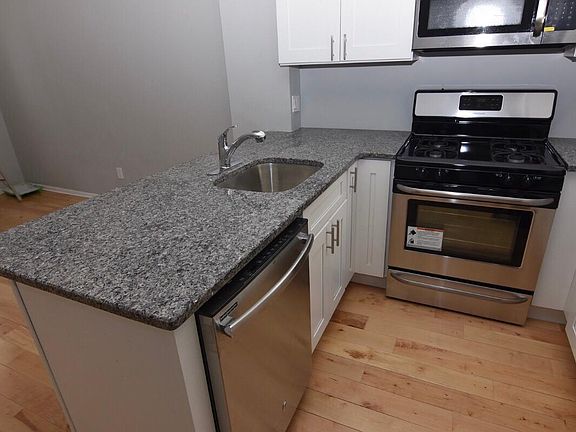 5th image of 971 N Lawrence St #000003