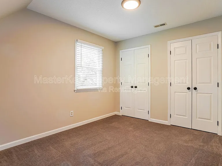 220 W Elm Ave — Photo 14