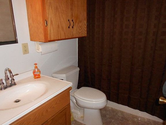 5th image of 1074 Elizabeth Ave