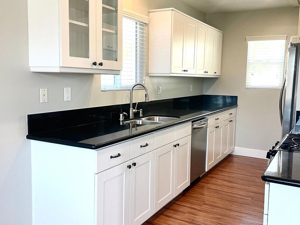 1st image of 2924 Kalmia St