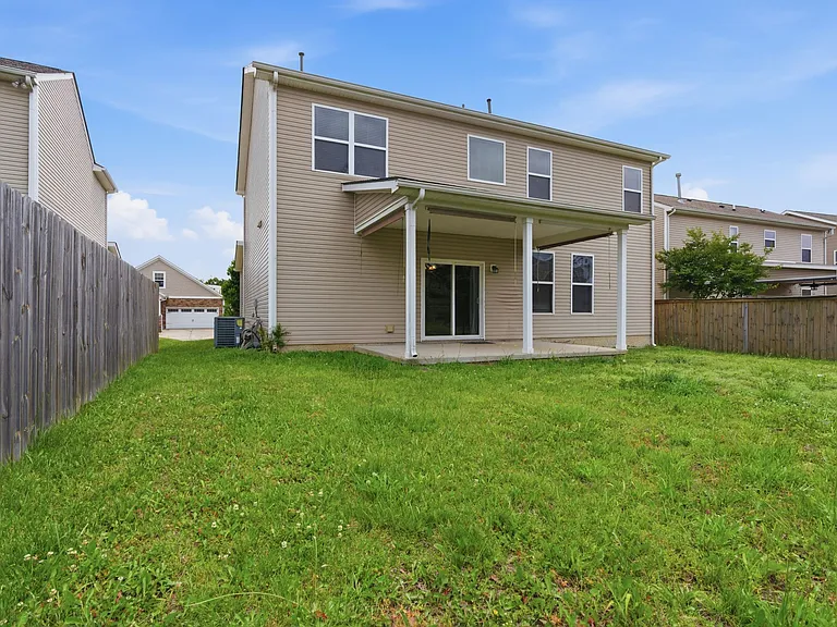 1672 Stonewater Dr — Photo 32