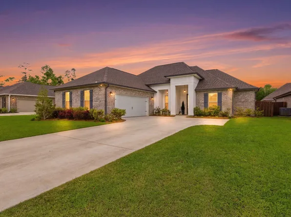 140 Flora Ln, Freeport, FL 32439