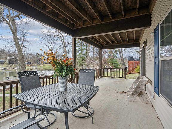 5th image of 206 Horseshoe Dr