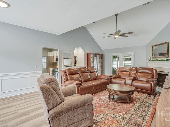 5th image of 132 Cormorant Way