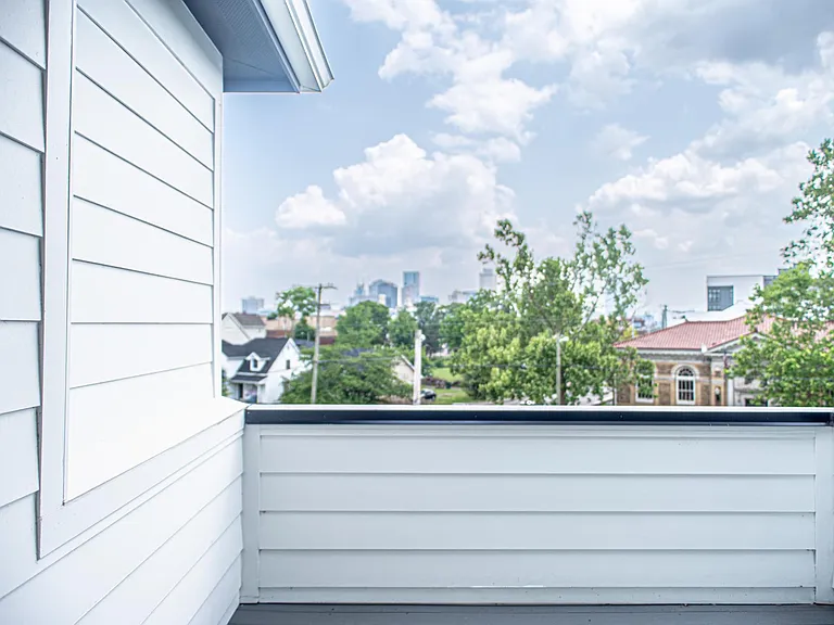 1002B Monroe St — Photo 45