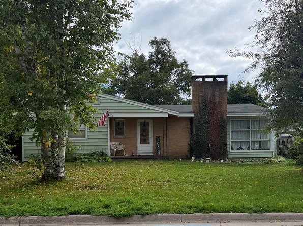 651 Dillon St, Sault Sainte Marie, MI 49783