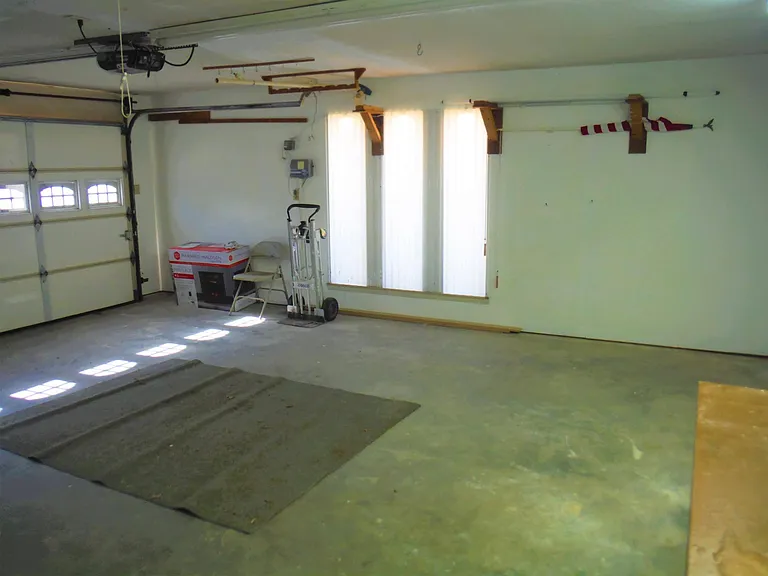 847 Middle Run Ct — Photo 79